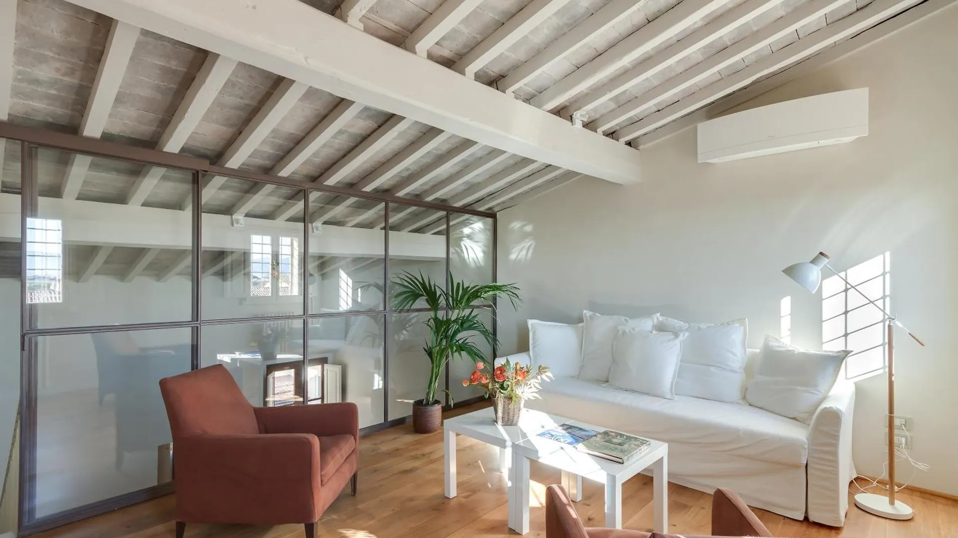 Accademia Frescoes Apartment Florence