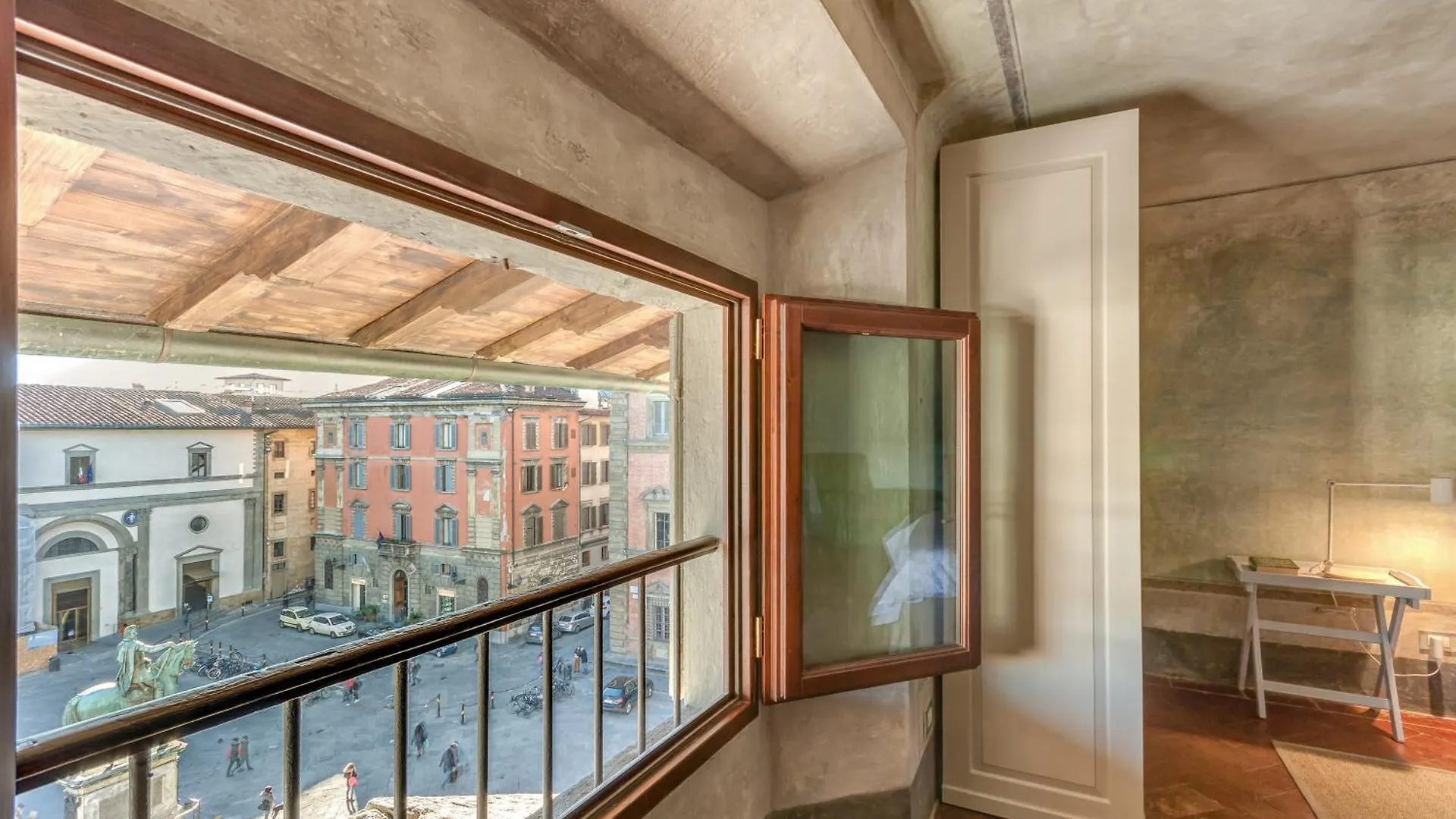 Accademia Frescoes Apartment Florence